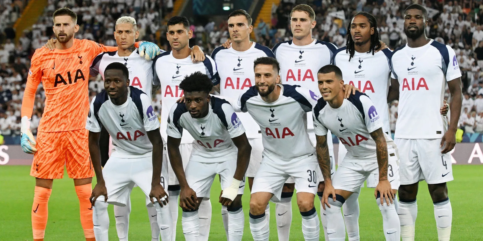 Cầu thủ Tottenham Hotspur trong một trận đấu tại Premier League