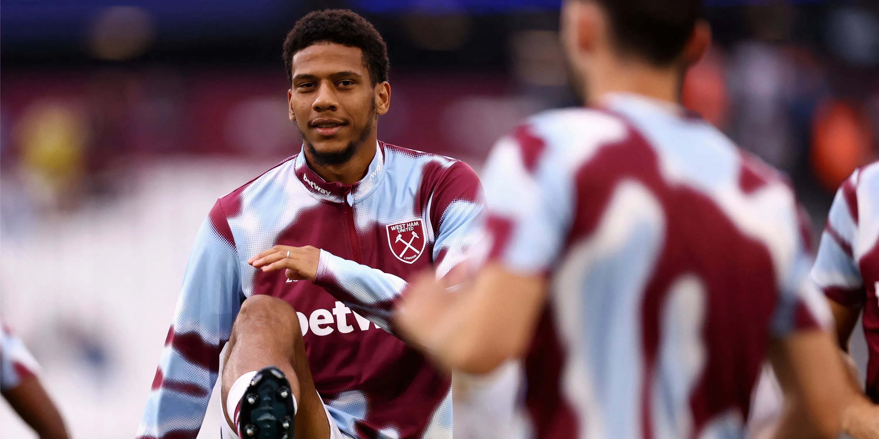 Jean-Clair Todibo thi đấu cho West Ham