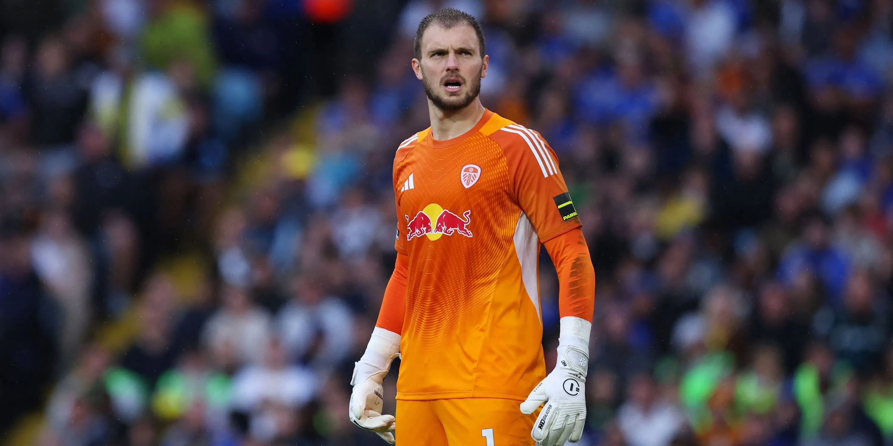 Lucas Perri trong trận đấu cho Leeds United