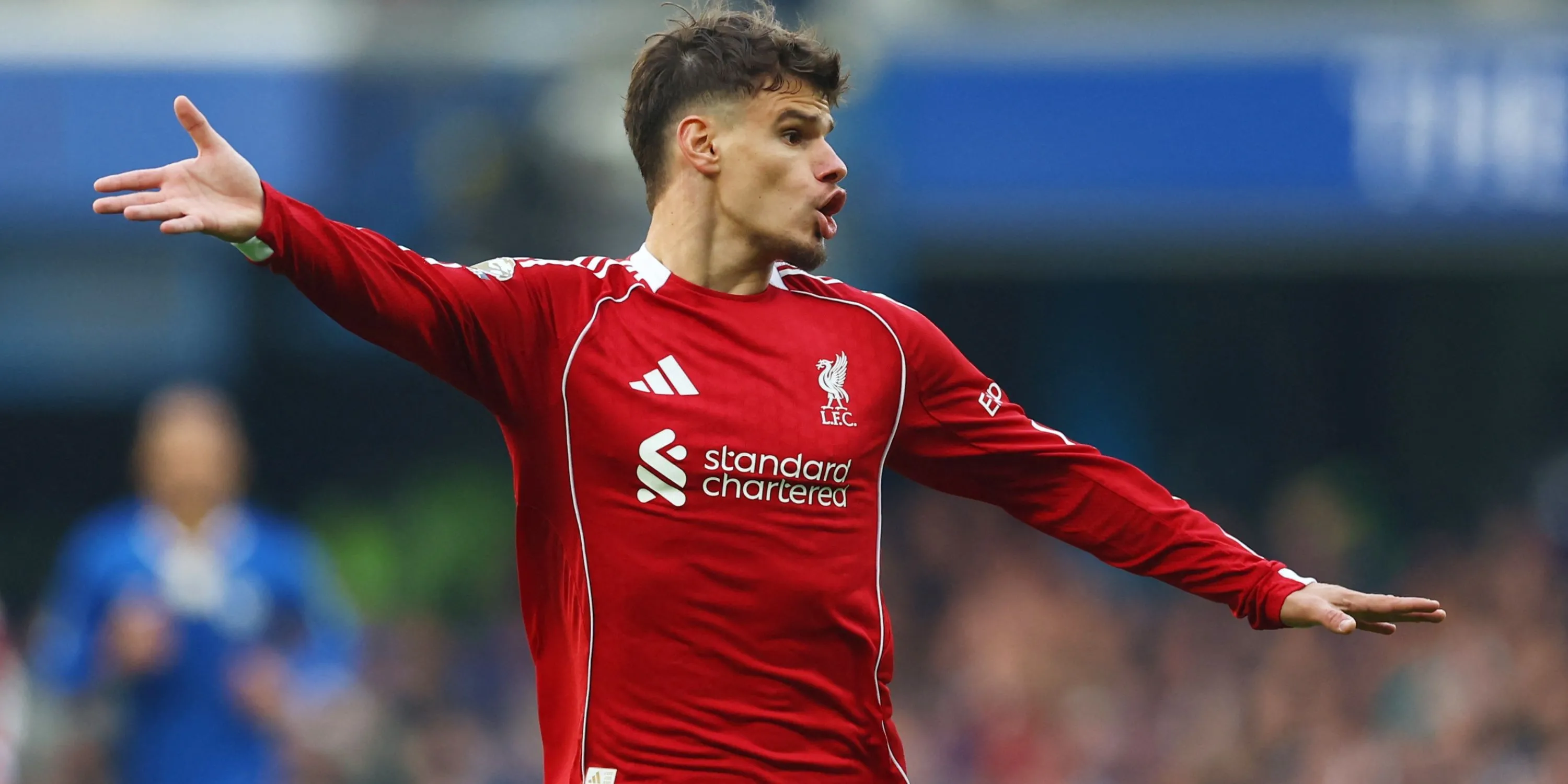 Milos Kerkez trong màu áo Liverpool