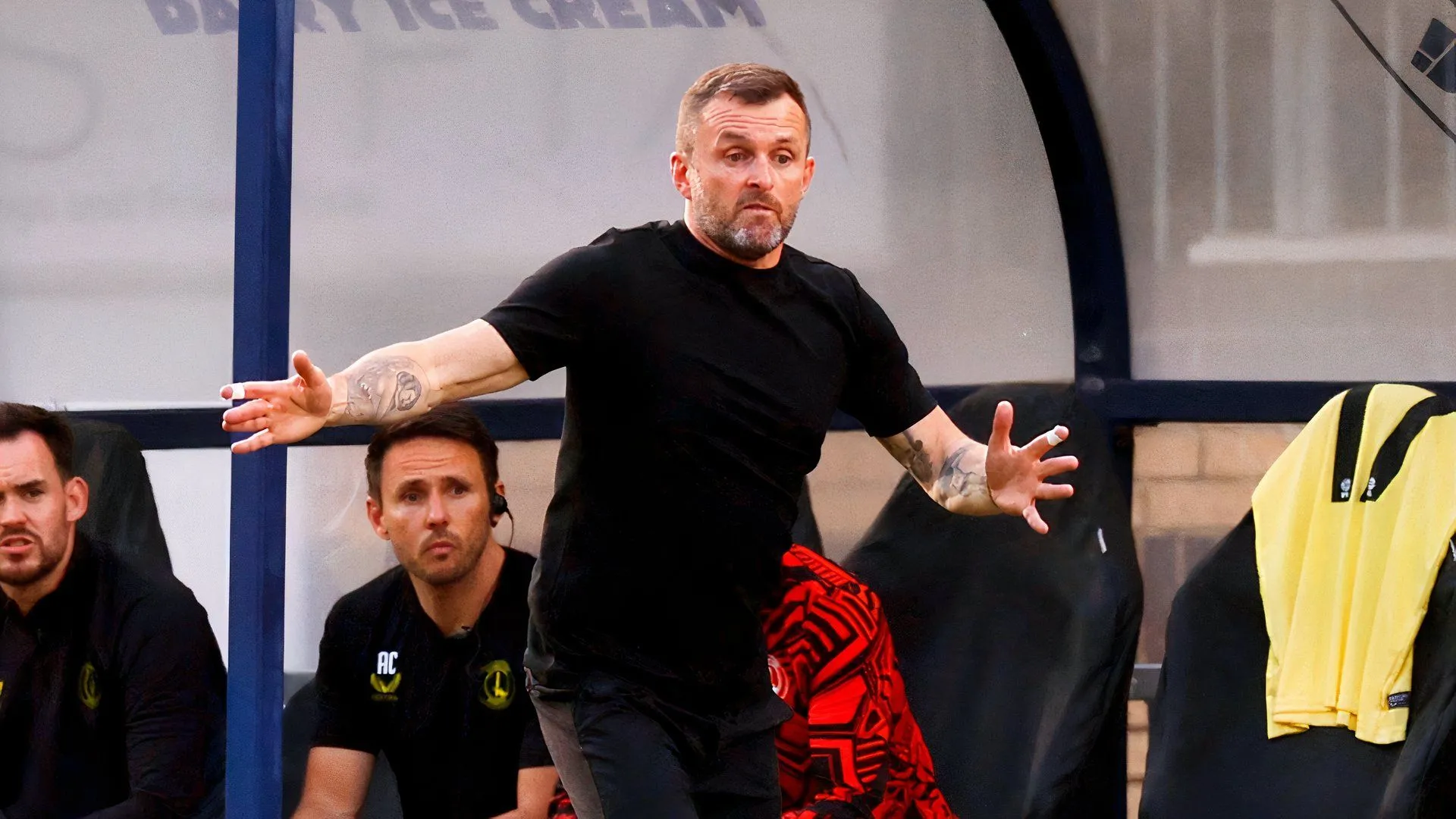 Nathan Jones tỏ ra hồi hộp và phấn khích với kết quả tại The Valley