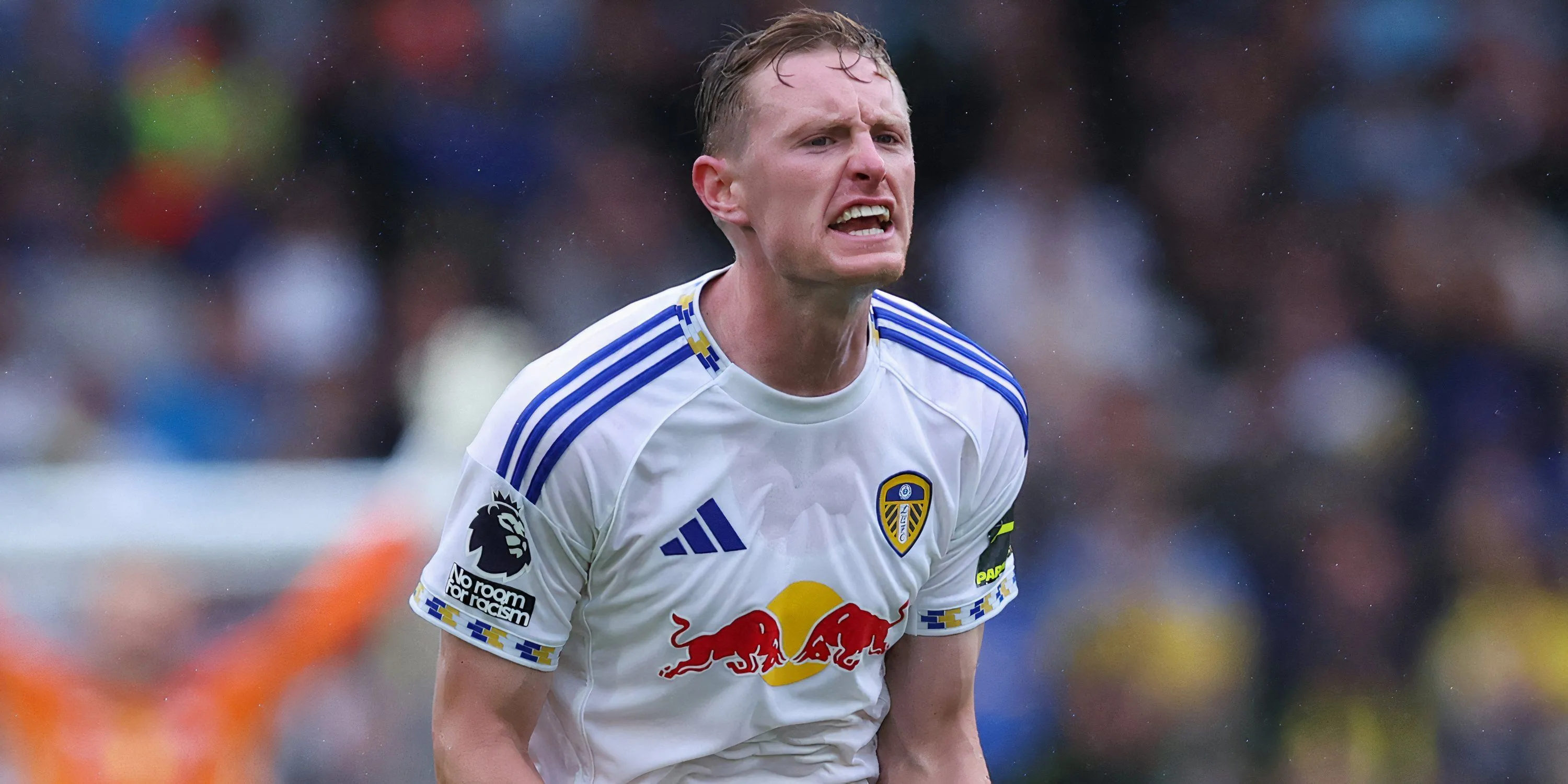 Sean Longstaff trong màu áo Leeds United